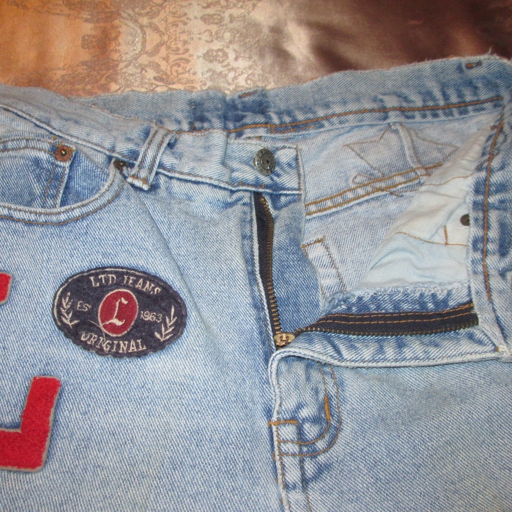 LIMITED BLUE JEANS - RARE FIND! - Picture 6 of 8